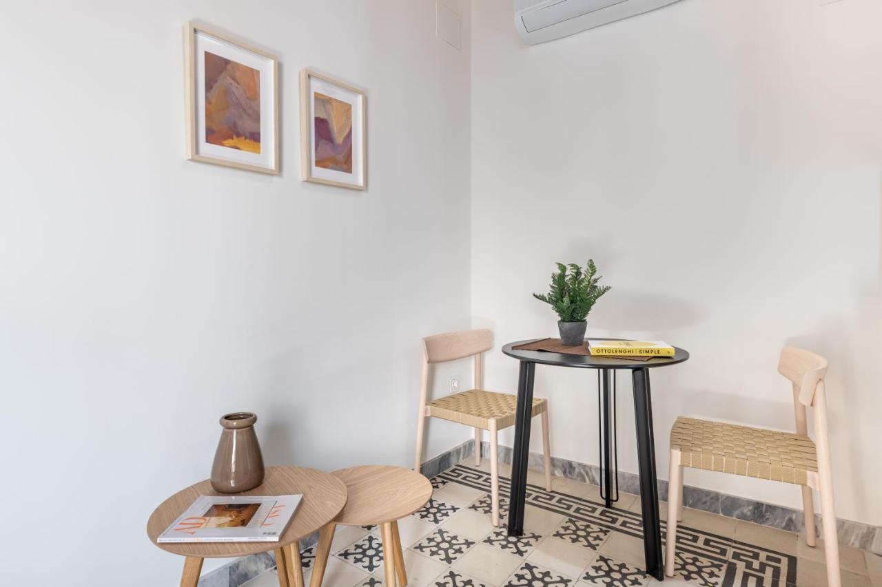 Apartamentos Líbere Málaga la Merced Exterior foto